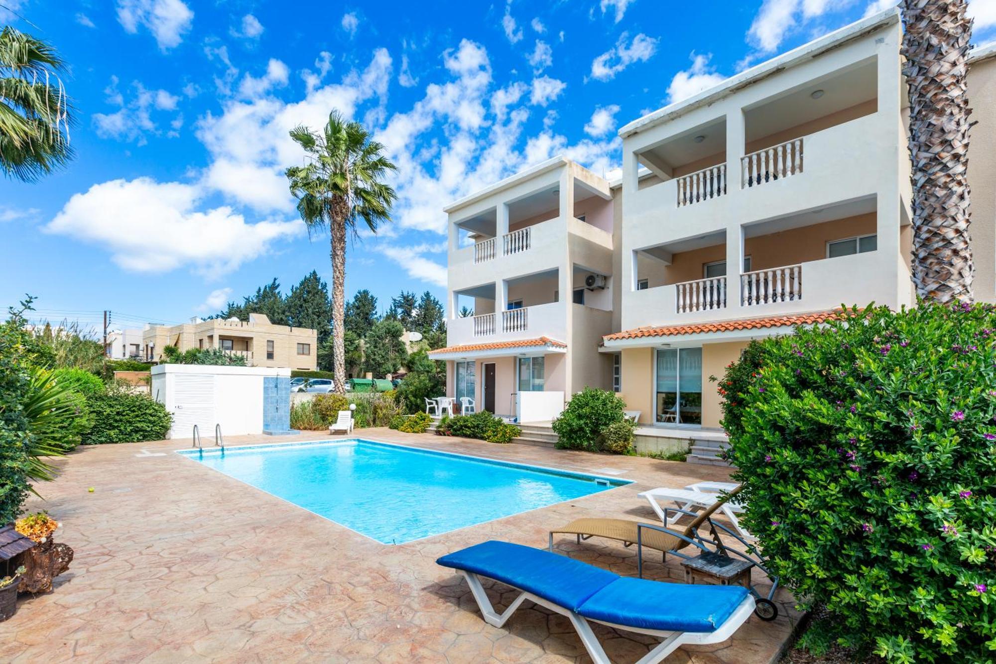 Beautiful 2 Bed Apartment With Great Views In Paphos Exterior foto