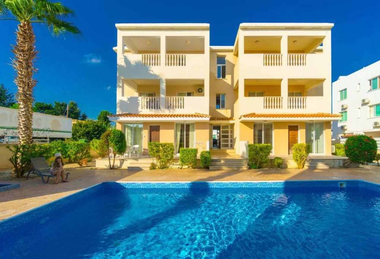 Beautiful 2 Bed Apartment With Great Views In Paphos Exterior foto