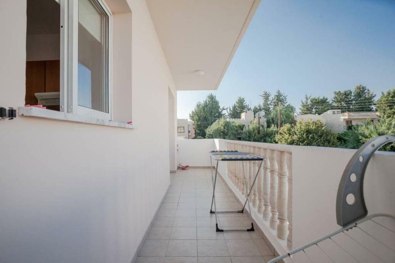 Beautiful 2 Bed Apartment With Great Views In Paphos Exterior foto