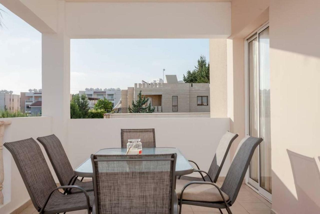 Beautiful 2 Bed Apartment With Great Views In Paphos Exterior foto